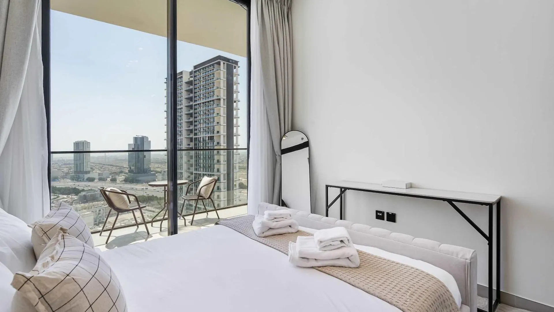 Pvh - Elegant 1Br In Binghatti House Dubai 0*,