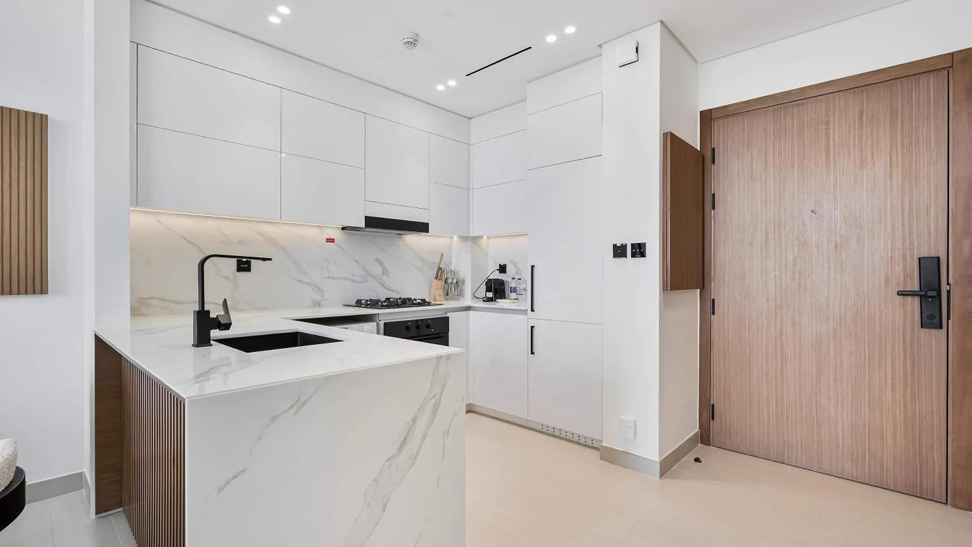 Pvh - Elegant 1Br In Binghatti House Dubai Apartment