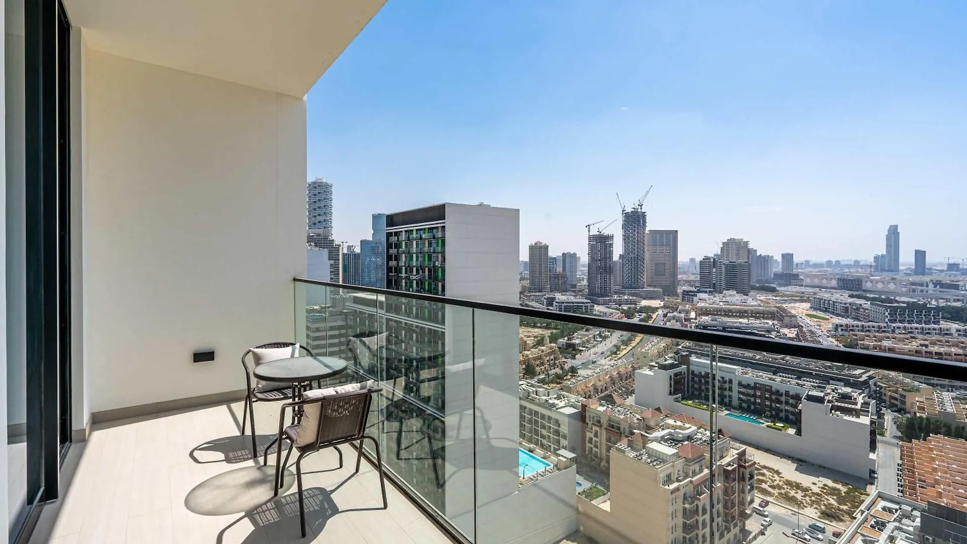 Pvh - Elegant 1Br In Binghatti House Dubai 0*,